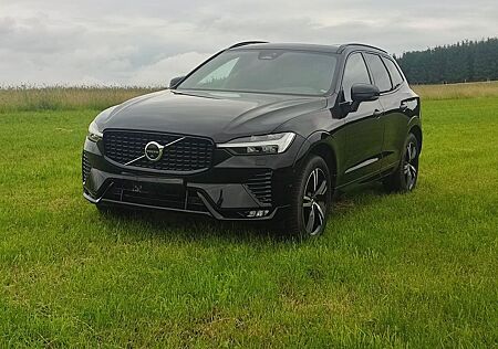 Volvo XC 60 XC60 B4 AWD AHK Pano.Dach Plus Dark sw Scheiben