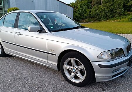 BMW 320i