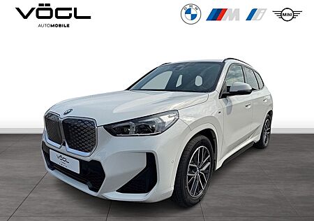 BMW iX1 eDrive20 M Sportpaket Head-Up HK HiFi DAB