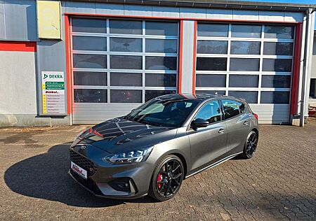 Ford Focus Lim. ST 2.3 ECOBOOST/LED/Navi/B&O/Head-Up
