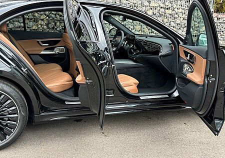 Mercedes-Benz E 200 AMG Plus Pano + Superscreen + Memory + HUD
