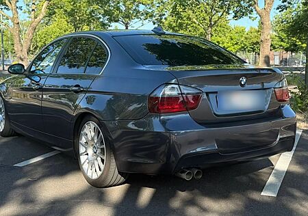 BMW 325d -Schiebedach,Anhängerkupplung,keyless Go