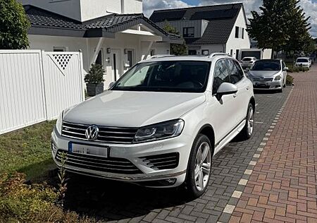 VW Touareg Volkswagen 3.0 V6 TDI *Executive*R-Line*SdHzg*AHK