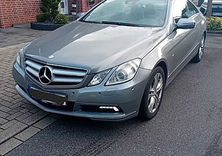 Mercedes-Benz E 350 Coupé CGI BlueEFFICIENCY AVANTG....