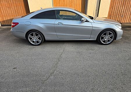 Mercedes-Benz E 350 Coupé CDI BlueEFFICIENCY ELEGANC...
