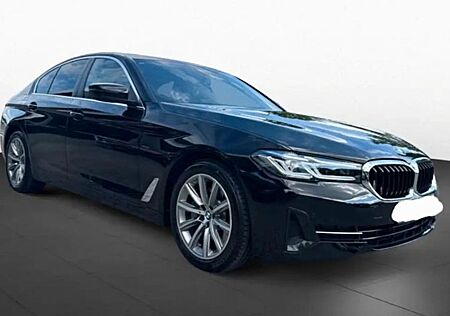 BMW 530i A - HuD, Laser, HiFi, Garantie