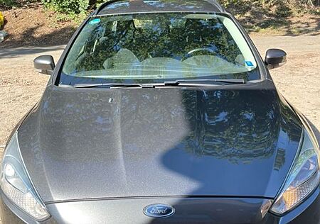 Ford Focus 1.0 Eco boost 125 PS / TüV Neu