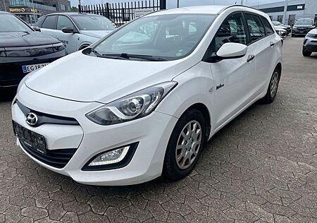 Hyundai i30 1.6 CRDi 81kW FIFA World Cup EDT. Gold