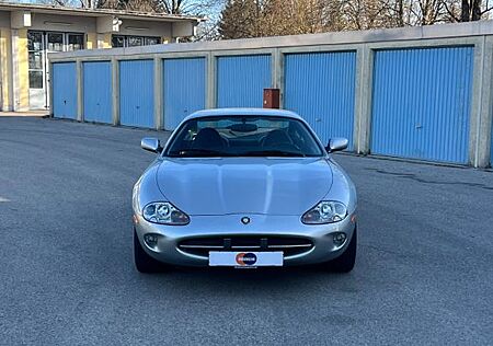 Jaguar XK8 Coupe 1. Hand orig. nur 53Tkm `makellos`