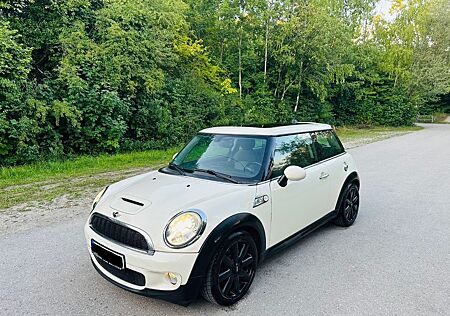Mini Cooper S 184 PS KLIMA LEDER NAVI PANORAMA