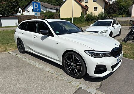 BMW 320d xDrive Touring M Paket / Laser / Head Up