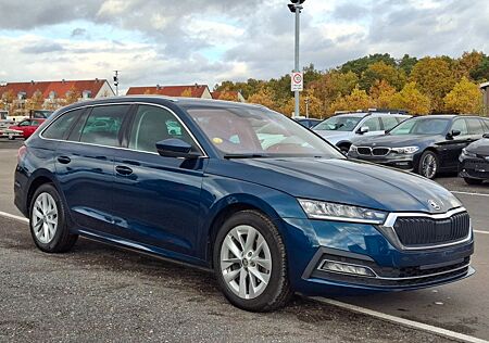 Skoda Octavia Combi 2.0d NEW-MODEL,Virtual,RFKAmbition