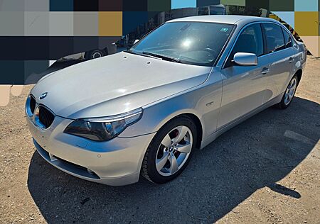 BMW 520 -