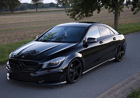 Mercedes-Benz CLA 200 -