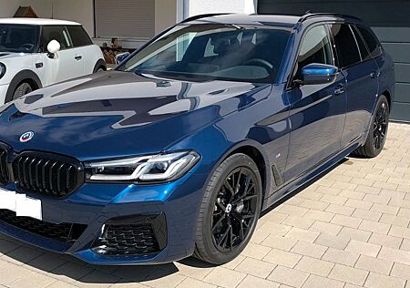 BMW 530d xDrive M-Sport Standh Sound AHK Memory 4xSH