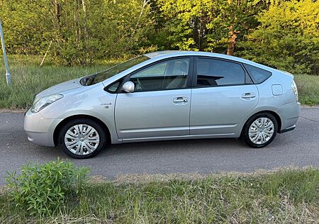 Toyota Prius 1.5-l-VVT-i -