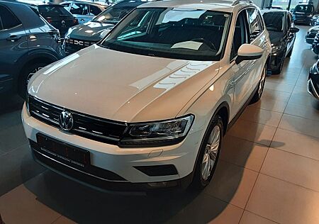 VW Tiguan Volkswagen 2.0 TDI DSG 4M Highline Navi LED SH LED