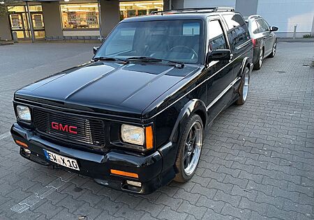 GMC Typhoon