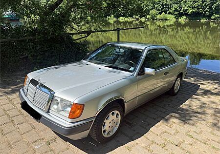 Mercedes-Benz E 230 124 Coupe **GASANLAGE**TÜV NEU**