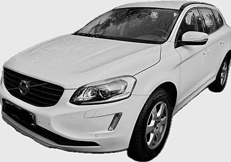 Volvo XC60 D3 Xenon 8- Reifen TÜV bis 04.28 Kinetic