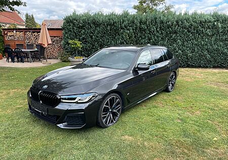 BMW 530d xDrive M Sport St.hzg Pano Laser HuD VC AHK