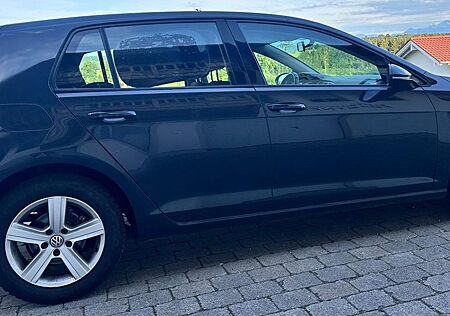VW Golf Volkswagen 1.2 TSI 63 kW Trendline Trendline