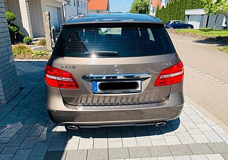 Mercedes-Benz B 200 CDI -246 Variante M208M2