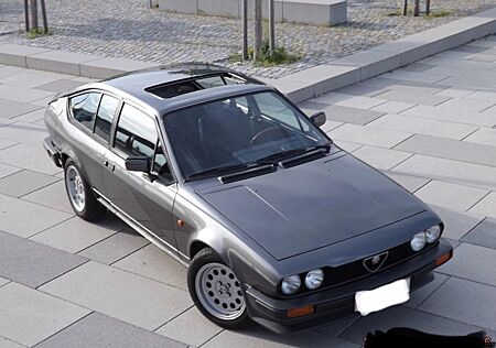 Alfa Romeo GTV Alfetta 2.0