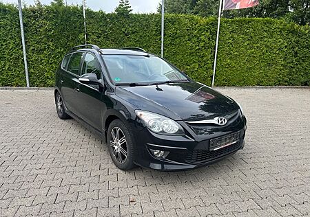 Hyundai i30 cw Classic Klimaautomatik Leder PDC Shz
