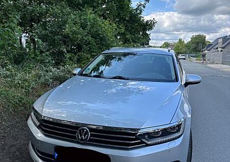 VW Passat Variant Volkswagen 2.0 TDI SCR DSG Variant -