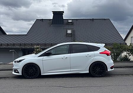 Ford Focus 2,0 EcoBoost ST