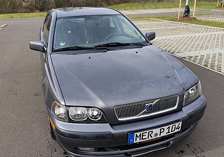 Volvo V40 1.8 -