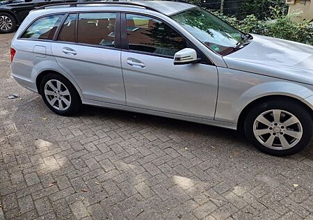 Mercedes-Benz C 220 CDI 4MATIC T Autom. -
