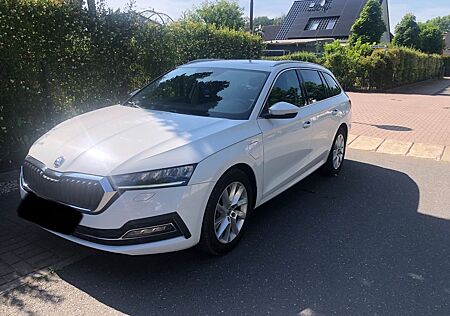 Skoda Octavia 1.4 TSI iV DSG*204PS*ACC*Kamera*Teilled