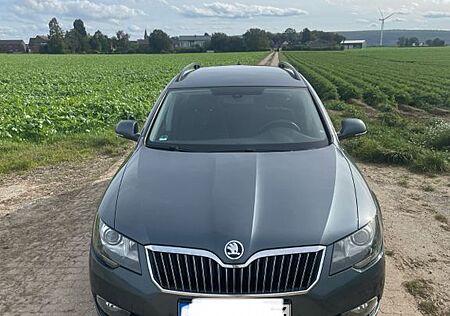 Skoda Superb 2.0 TDI 4x4 Automatik TÜV neu AHK 8 Fach