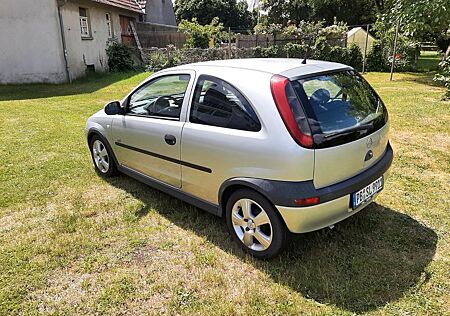 Opel Corsa C 1.2 16V Sport