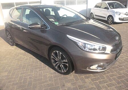 Kia Cee'd / Ceed Spirit-Automatik-Kamera