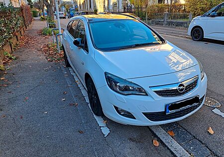 Opel Astra Kombi, 110.00 km, guter Zustand, 140 PS