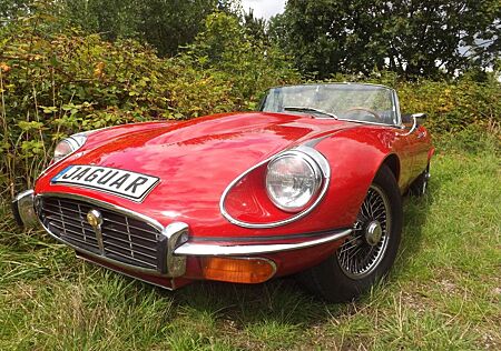 Jaguar E-Type E - top Zustand und sogar mit Schaltgetriebe!!