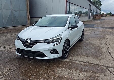 Renault Clio Intens 90PS LED DAB Navi Kamera Keyless 17"