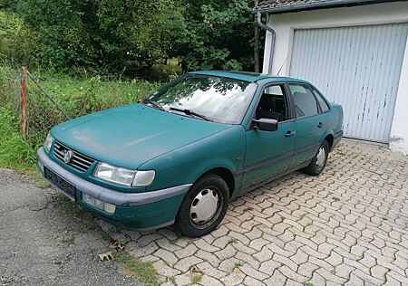 VW Passat Volkswagen 1.9 TDI Basis