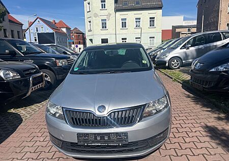 Skoda Rapid ; 77kW Spaceback: Panoramadach.1.Hand