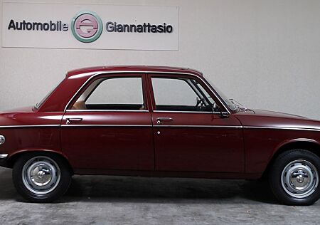 Peugeot 204 2.Hand*Schiebedach*original 51270km*TOP