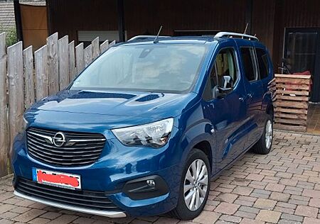 Opel Combo XL behindertenger. Heckausschnitt / Rampe