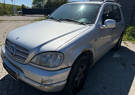 Mercedes-Benz ML 320