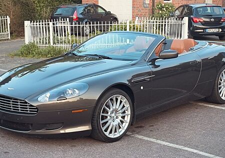 Aston Martin DB9 6.0 V12-30.000km-1.Hand-Scheckheft bei Aston