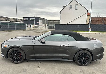 Ford Mustang 2.3 EcoBoost Cabrio