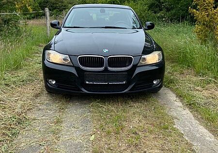 BMW 318d - LIMOUSINE zu verkaufen