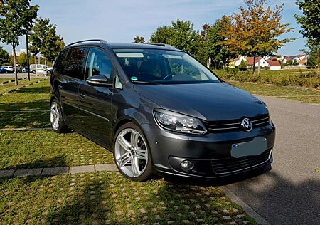 VW Touran Volkswagen 1.6 TDI Highline BlueMotion Technolog...