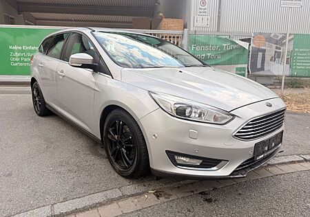 Ford Focus Turnier Titanium LRH* Start-Stop* AC* MFL*